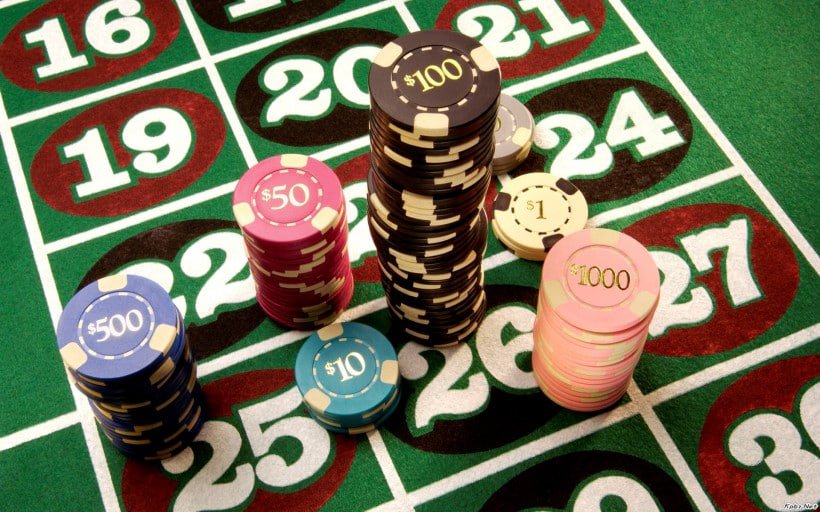 Myanmar ကစားသမားများ Smartphone မှ Online Slots နှင့် Sportsbook ကစားနေသောမြင်ကွင်း